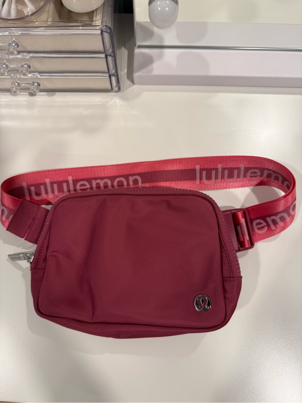 lululemon athletica Men's Wine Red Belt Bag